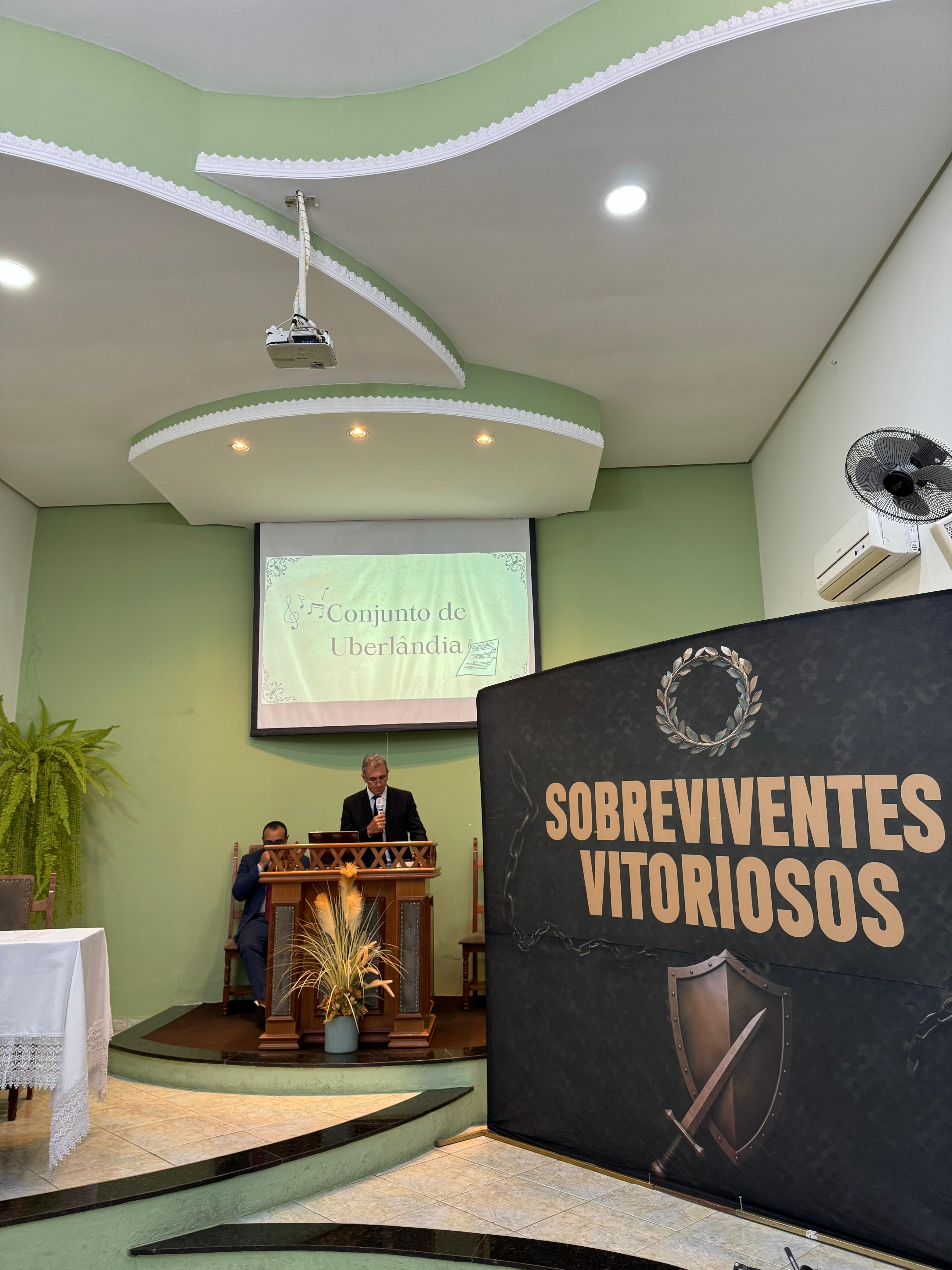Sobreviventes Vitoriosos: Jovens são Fortalecidos na Fé em Conferência Inspiradora em Uberlândia
