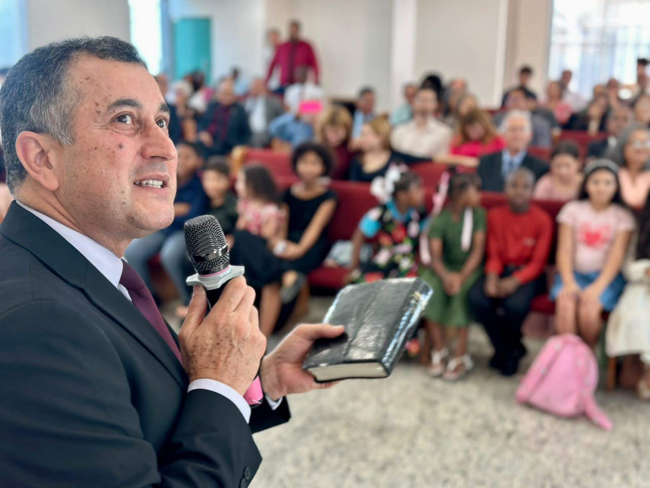 Igreja de Taguatinga recebe presidente da Conferência Geral em cerimônia de Ordenação ao Ancianato.
