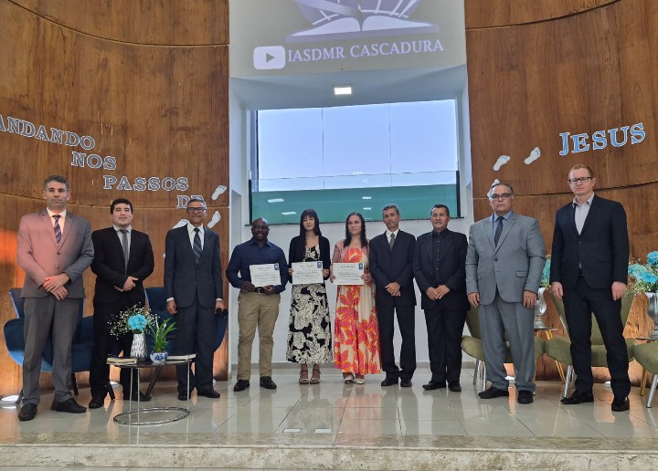 Festa de 13º Sábado em Cascadura celebra alegria, gratidão e decisões por Cristo com três batismos