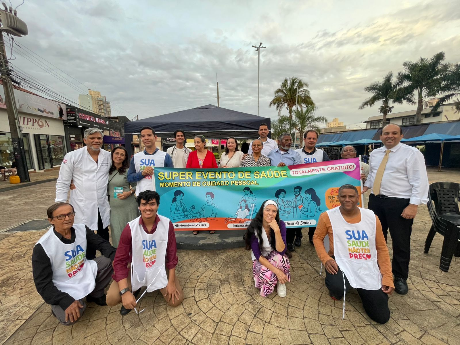 AÇÃO DE SAÚDE E EVANGELISMO É REALIZADA NA PRAÇA CENTRAL DE ARARAQUARA