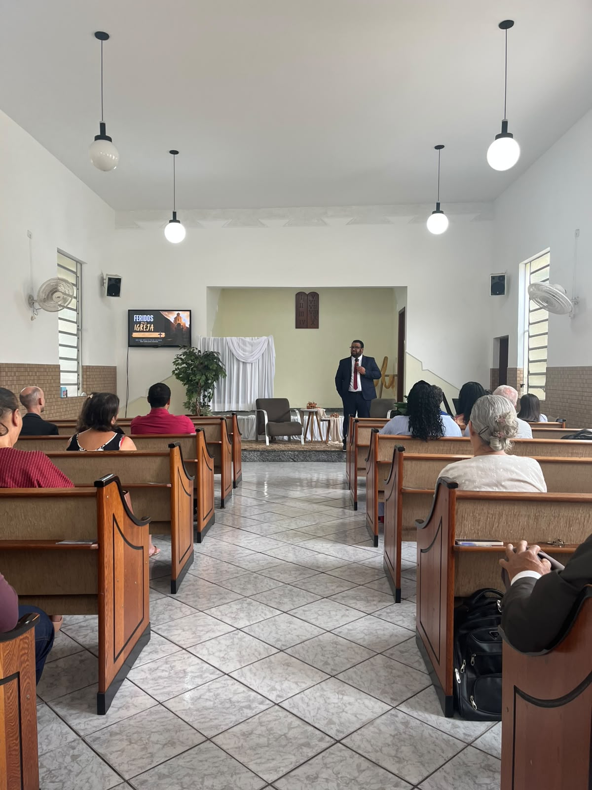 “Feridos Pela Igreja” aborda cura, relacionamentos e unidade em conferência em Vila Velha