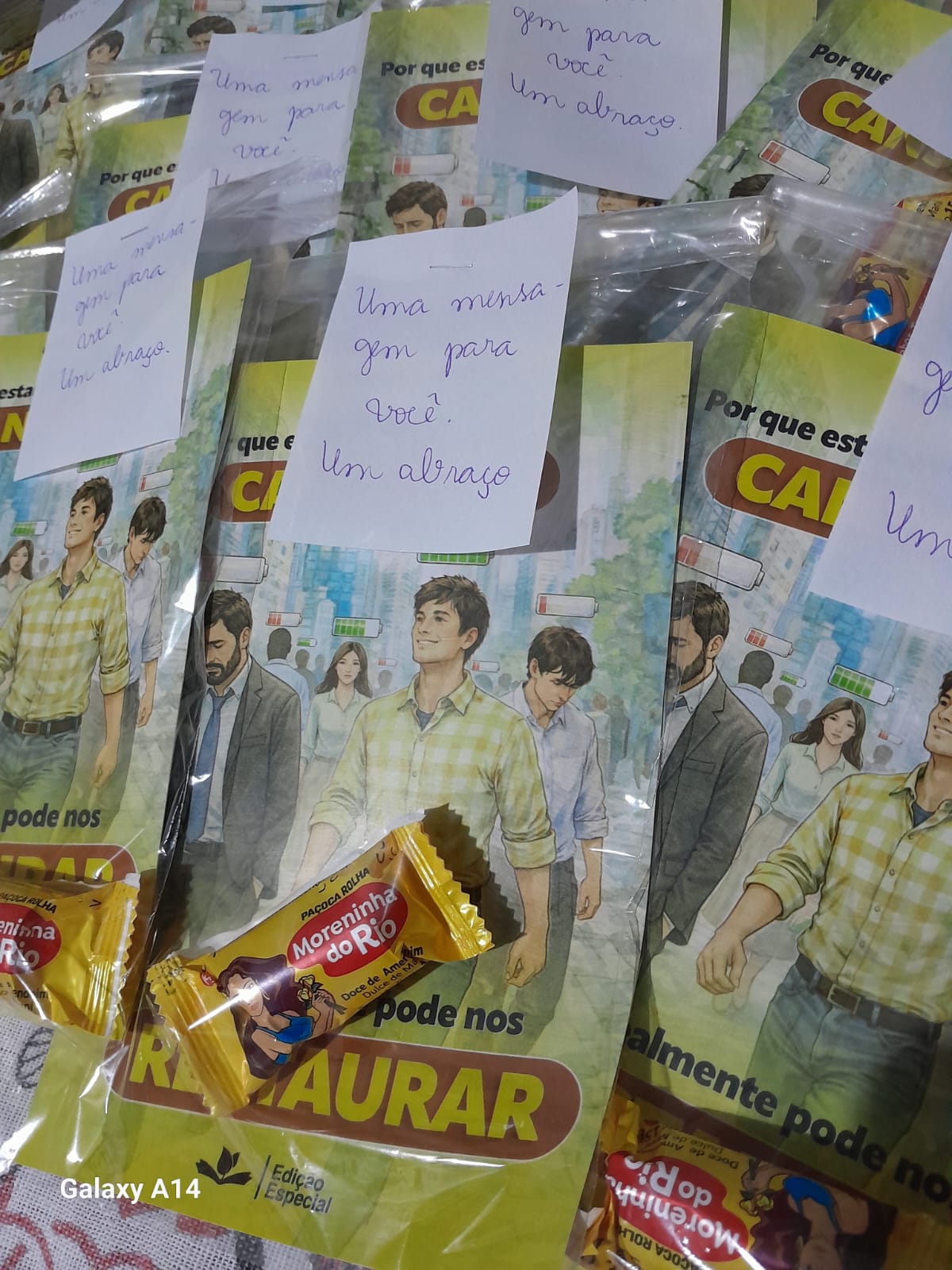 Revista do Impacto Vitória é distribuída a pais e funcionários do CEI “Pedacinho do Céu”, em Itapemirim-ES