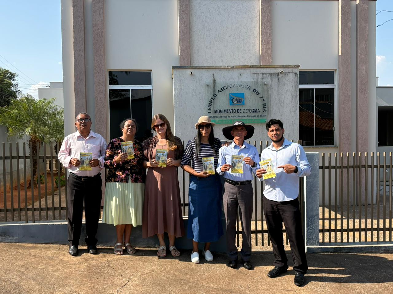 Campanha do Impacto Vitória distribui aproximadamente 2 mil revistas à população de Caiabu-SP