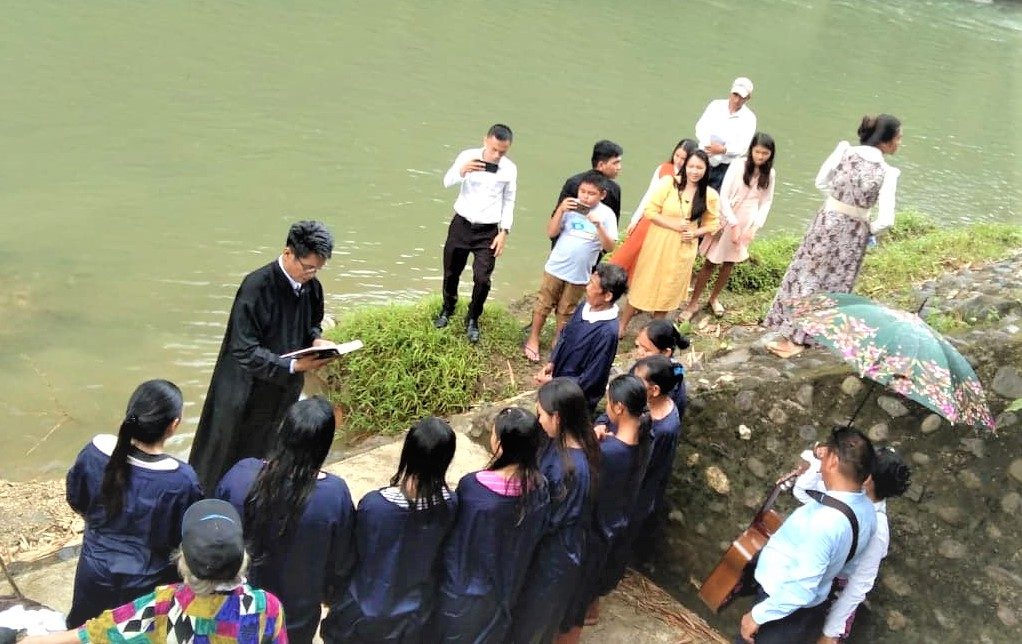Ten Precious Souls in the Philippines Accept Holy Baptism