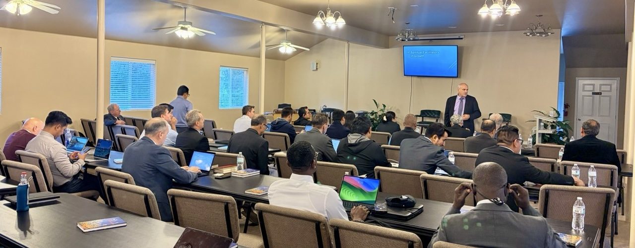 North American Workers Gather for Seminar in Colorado